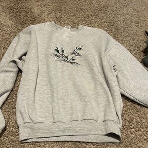 Cat sweatshirt with cutout